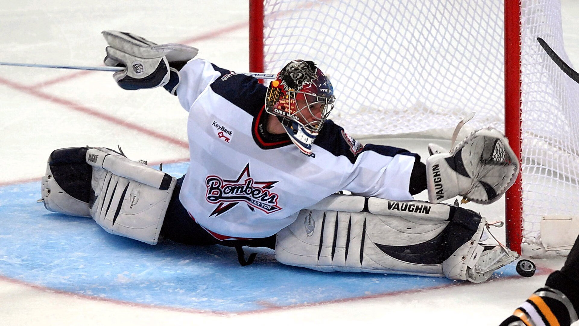 湖人输老鹰遭1喜3忧！艾顿梦游，东契奇情绪波动，范德彪无投篮！