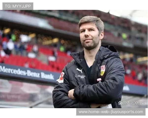 足球巨星意外亮相：网购被店员认出，幕后故事令人震撼