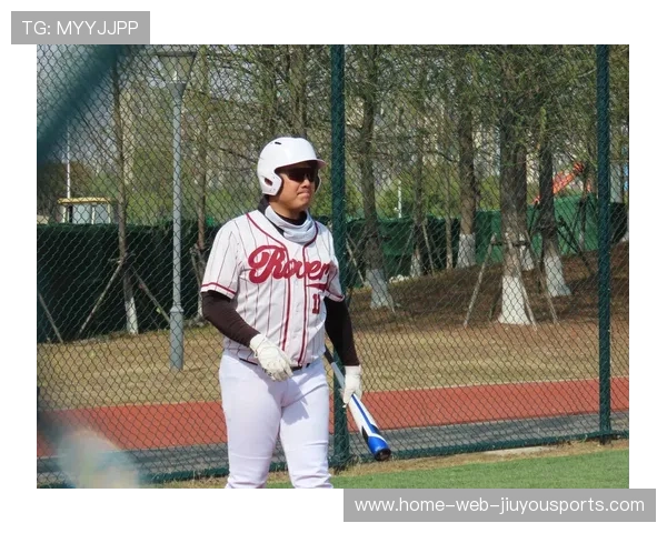 棒球比赛中的高难度救球瞬间 本以为没接到 但是…,棒球失误 棒球比赛中的高难度救球瞬间 本以为没接到 但是…,棒球失误